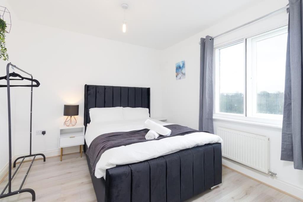 Nuneaton Retreat - City Centre - Parking - Train Екстериор снимка
